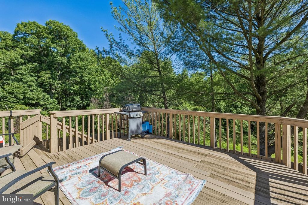 Image 8 of property listing at 14435 BONNETT LN, Laurel, MD 20707