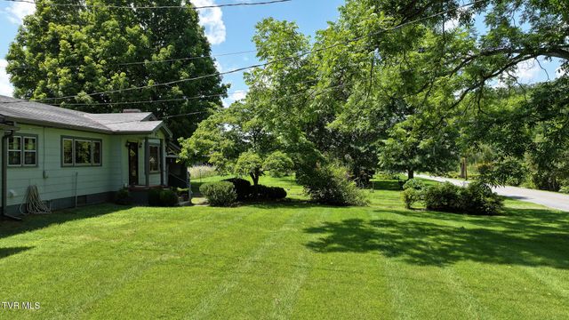 950 Middle Creek Road, Afton, TN 37616
