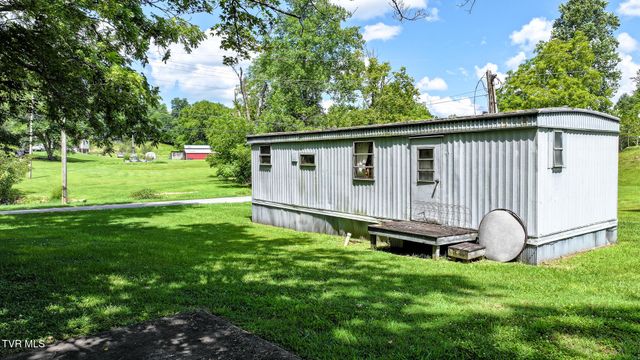 950 Middle Creek Road, Afton, TN 37616