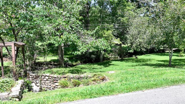 950 Middle Creek Road, Afton, TN 37616