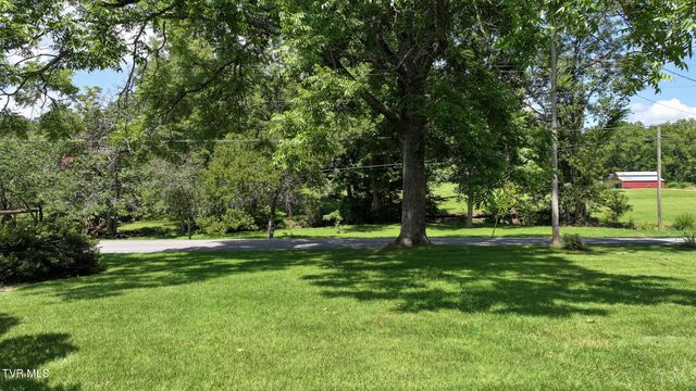 950 Middle Creek Road, Afton, TN 37616