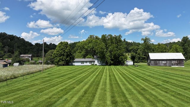 950 Middle Creek Road, Afton, TN 37616
