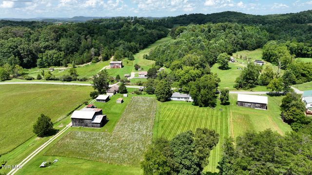 950 Middle Creek Road, Afton, TN 37616