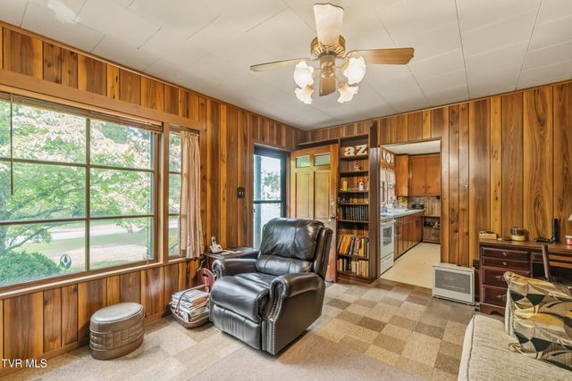 950 Middle Creek Road, Afton, TN 37616