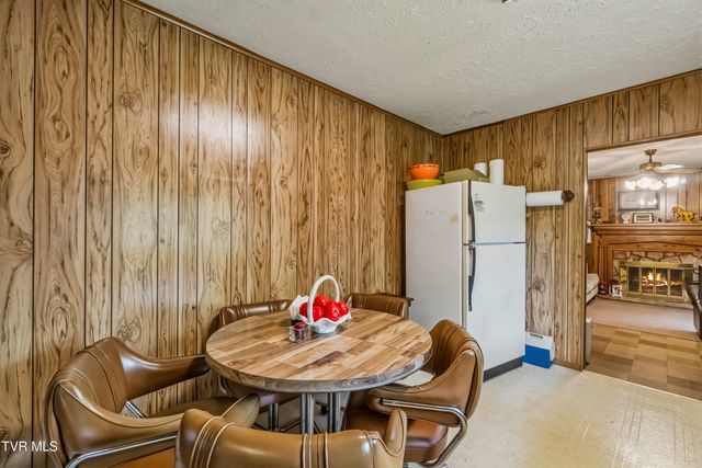 950 Middle Creek Road, Afton, TN 37616