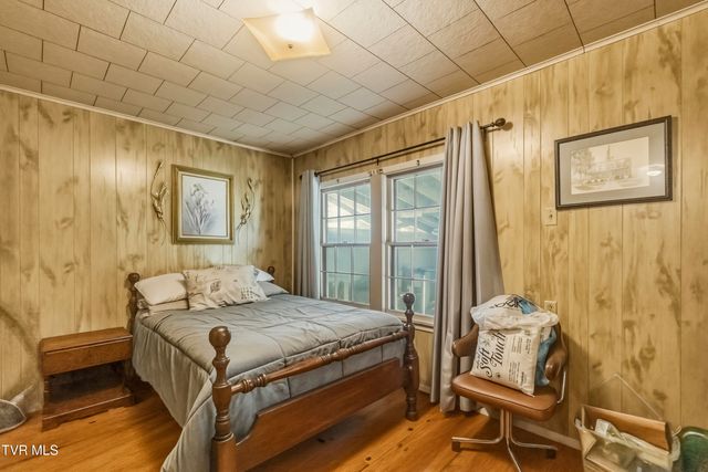 950 Middle Creek Road, Afton, TN 37616