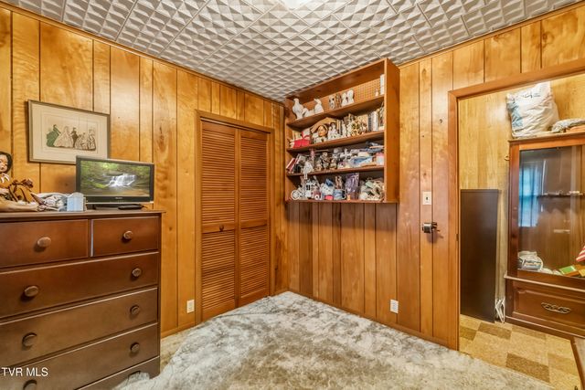 950 Middle Creek Road, Afton, TN 37616