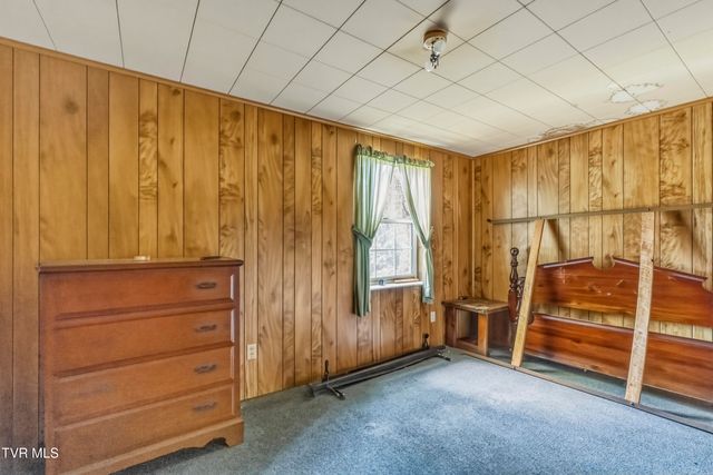 950 Middle Creek Road, Afton, TN 37616