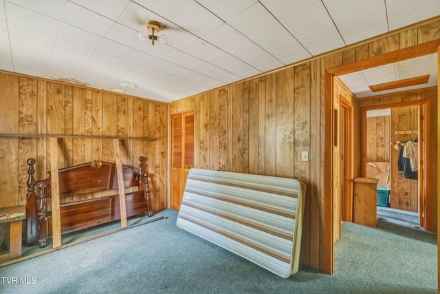 950 Middle Creek Road, Afton, TN 37616