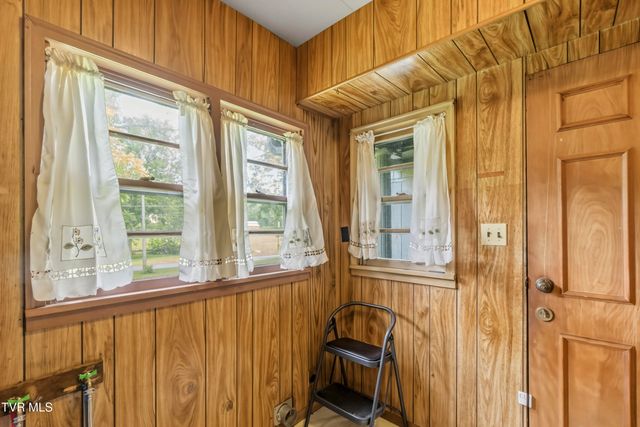 950 Middle Creek Road, Afton, TN 37616