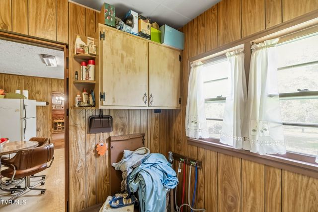 950 Middle Creek Road, Afton, TN 37616