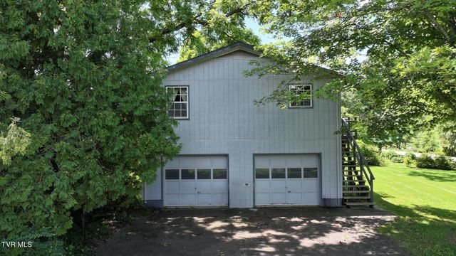 950 Middle Creek Road, Afton, TN 37616