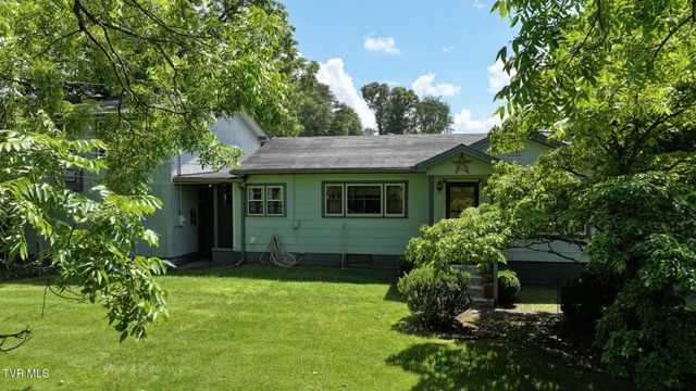 950 Middle Creek Road, Afton, TN 37616