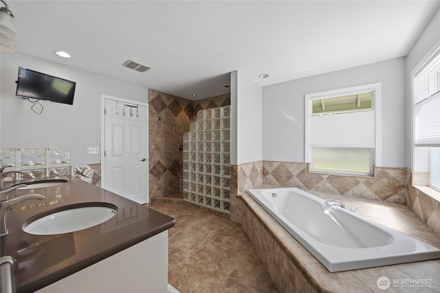 24047 192nd Place SE, Covington, WA 98042