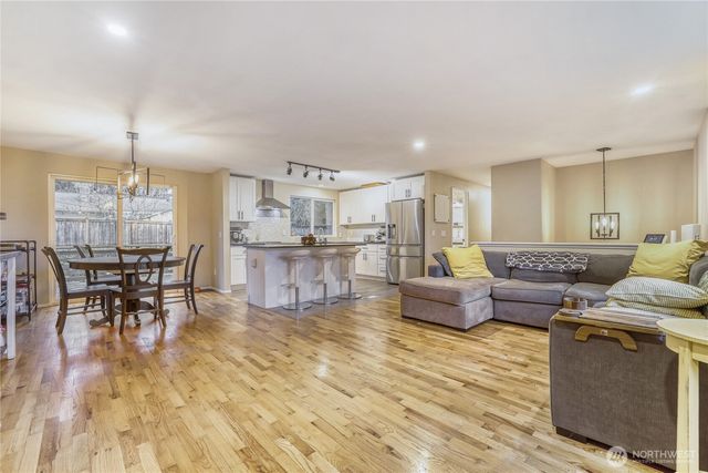 18517 44th Avenue W, Lynnwood, WA 98037