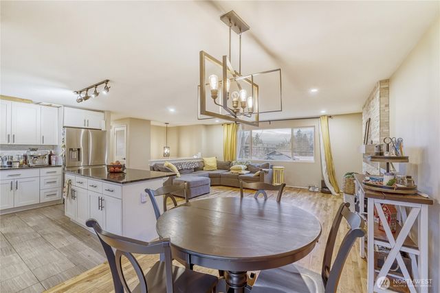 18517 44th Avenue W, Lynnwood, WA 98037