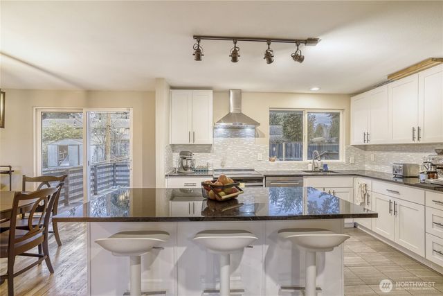 18517 44th Avenue W, Lynnwood, WA 98037