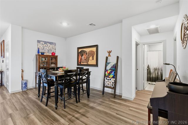 7220 E 154th Place S, Bixby, OK 74008