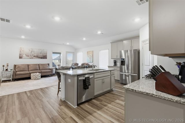 7220 E 154th Place S, Bixby, OK 74008