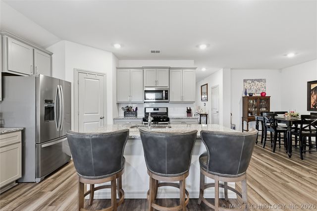 7220 E 154th Place S, Bixby, OK 74008