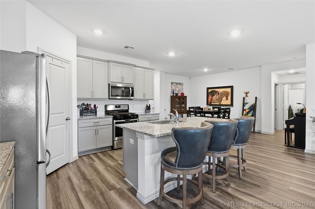 7220 E 154th Place S, Bixby, OK 74008