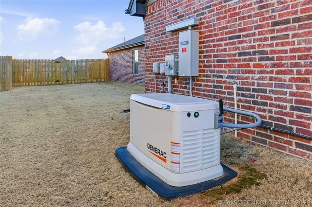 7220 E 154th Place S, Bixby, OK 74008