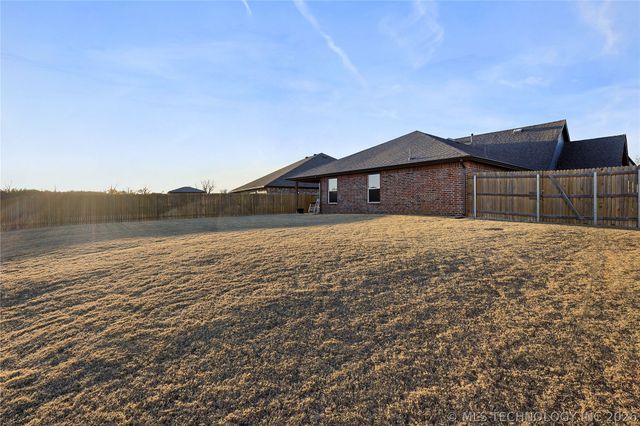 7220 E 154th Place S, Bixby, OK 74008