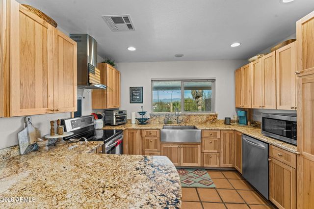 450 N LOS ALTOS Drive, Wickenburg, AZ 85390