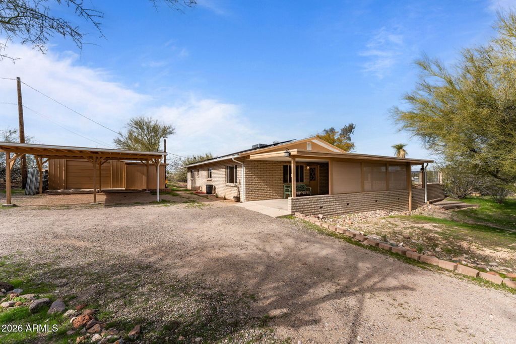 450 N LOS ALTOS Drive, Wickenburg, AZ 85390
