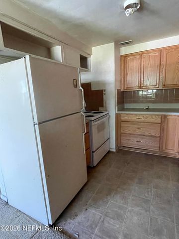 2930 LORAN Drive N, Jacksonville, FL 32216