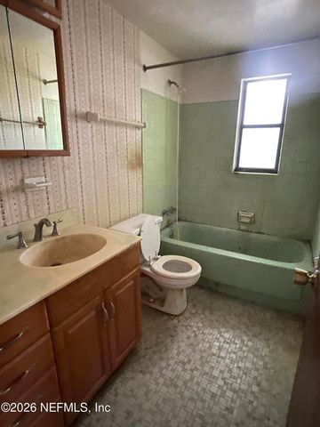 2930 LORAN Drive N, Jacksonville, FL 32216