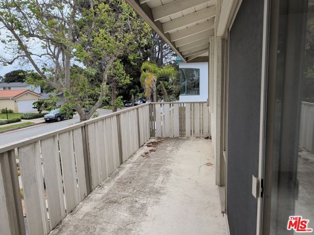 8217 Billowvista Drive, Playa Del Rey (los Angeles), CA 90293