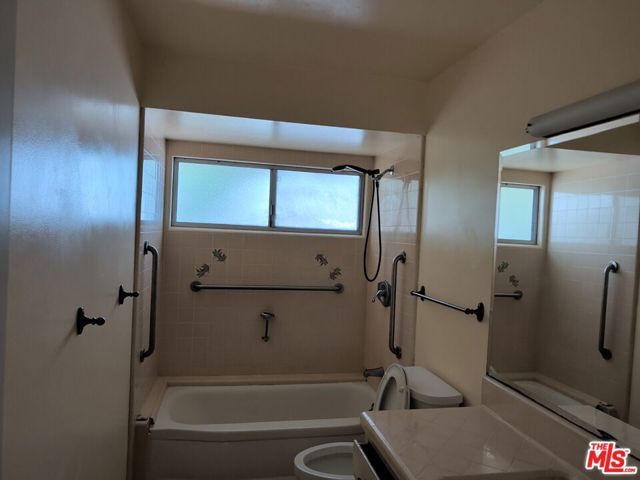 8217 Billowvista Drive, Playa Del Rey (los Angeles), CA 90293