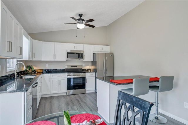 44 Strawberry Banks DR, Moneta, VA 24121