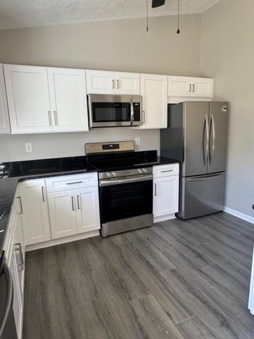 44 Strawberry Banks DR, Moneta, VA 24121