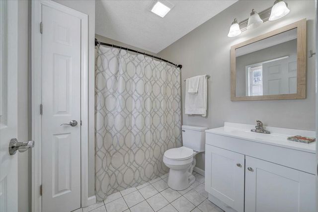 44 Strawberry Banks DR, Moneta, VA 24121