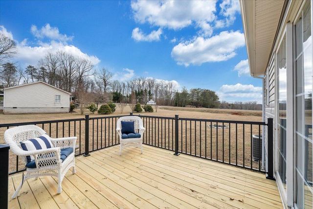 44 Strawberry Banks DR, Moneta, VA 24121