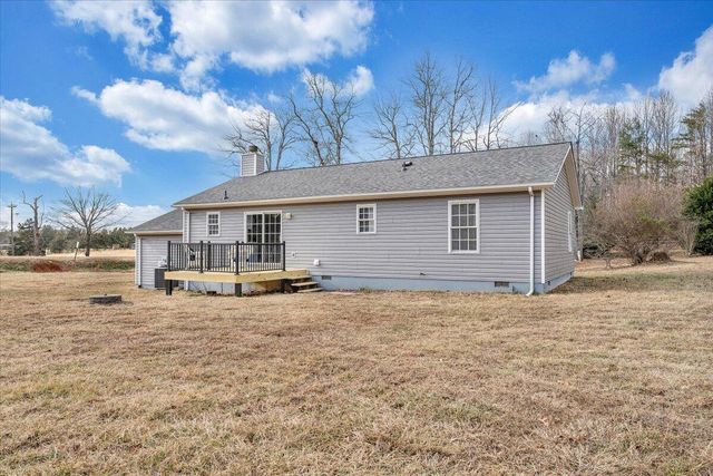 44 Strawberry Banks DR, Moneta, VA 24121