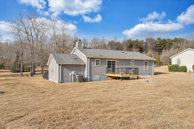 44 Strawberry Banks DR, Moneta, VA 24121