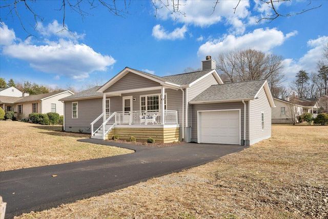 44 Strawberry Banks DR, Moneta, VA 24121