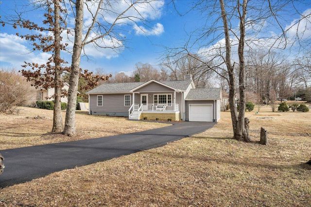 44 Strawberry Banks DR, Moneta, VA 24121