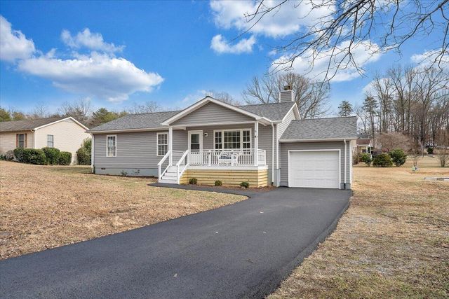 44 Strawberry Banks DR, Moneta, VA 24121