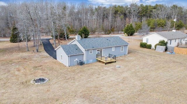 44 Strawberry Banks DR, Moneta, VA 24121