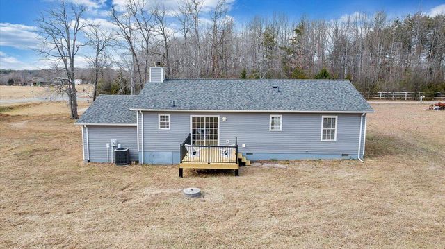 44 Strawberry Banks DR, Moneta, VA 24121