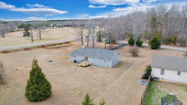 44 Strawberry Banks DR, Moneta, VA 24121