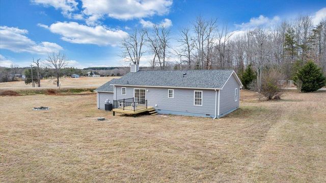 44 Strawberry Banks DR, Moneta, VA 24121