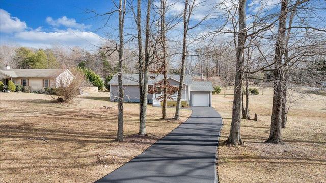 44 Strawberry Banks DR, Moneta, VA 24121