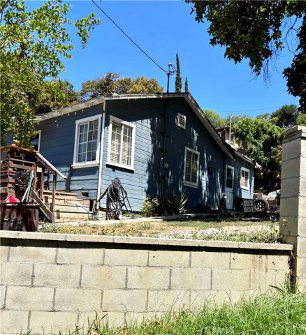 5262 Remstoy Drive, Los Angeles, CA 90032