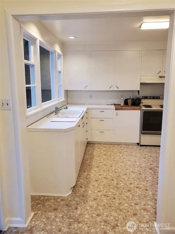 640 Bell Street, Edmonds, WA 98020