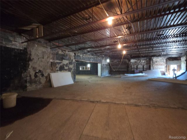 13303 Gratiot Avenue, Detroit, MI 48205